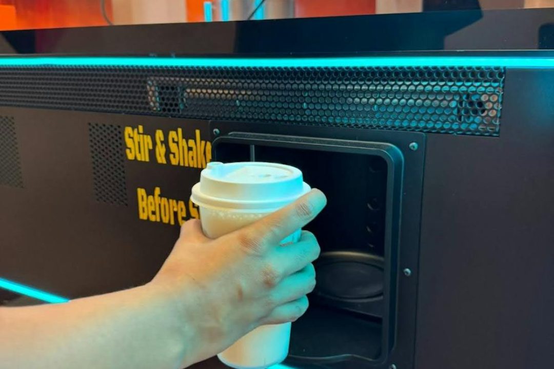 4200bdd8-7459-4938-b3a0-444edd537022.sized-1000×1000 Robot Coffee Kiosks